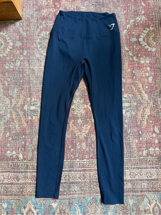 Gymshark Pants - Gymshark women’s small Navy Performance Leggings